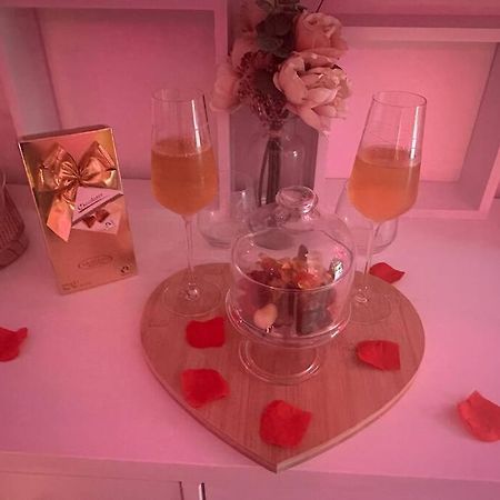 Love Room. Une Bulle D Evasion. Лис Екстериор снимка